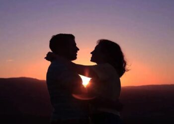 ब्रेकअपमुळे संतापलेल्या प्रियकराने केलं प्रेयसीच्या घरात घुसून भयानक कृत्य