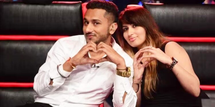 12 वर्षांच्या संसारानंतर हनी सिंह अन् शालिनी विभक्त ; घटस्फोटाला न्यायालयाची मंजुरी