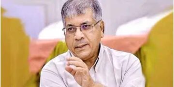 प्रकाश आंबेडकरांच्या दाव्याने राज्यात खळबळ ; काय आहे वाचा