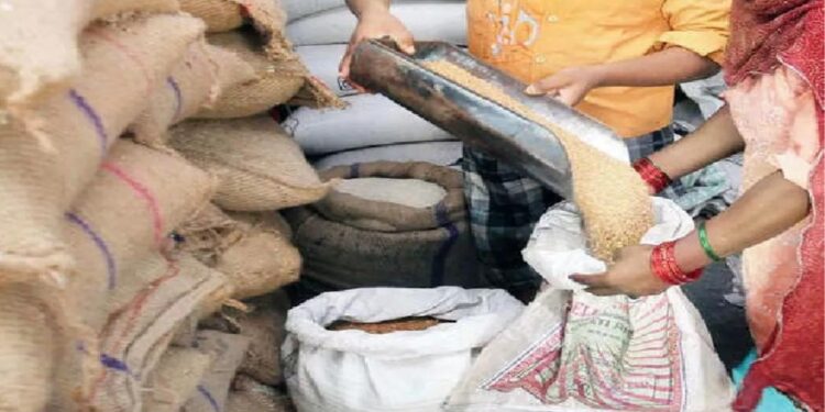 देशातील ८१ कोटी रेशनकार्डधारकांसाठी पंतप्रधान मोदींची मोठी घोषणा