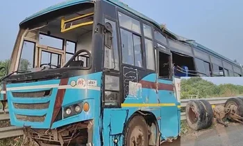 धावत्या एसटीचे चाक अचाकन बसपासून वेगळं झालं, अन्.. वाचा पुढे काय घडलं