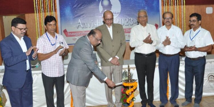 विद्यार्थ्यांनी सातत्याने नाविन्यपूर्ण संशोधन करण्याची गरज ; प्रा. उदय अन्नापुरे