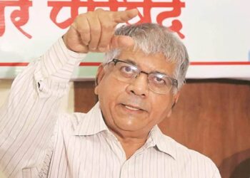 नागपूरला अधिवेशन नव्हे, तर..; जळगावातील सभेत ॲड. प्रकाश आंबेडकरांची जोरदार टीका