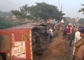 प्रवाशांनी भरलेल्या एसटी बसचा भीषण अपघात