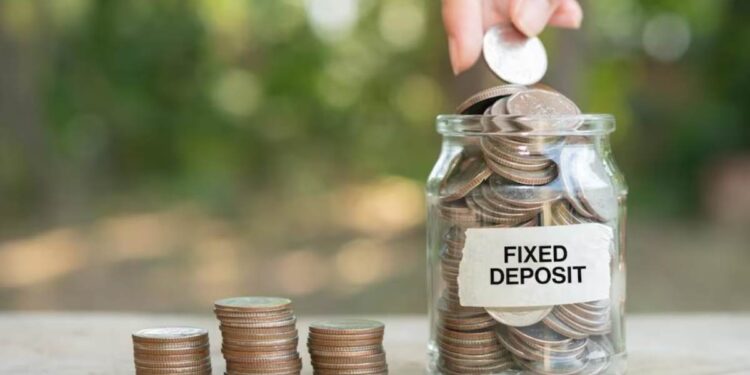 बँक एफडी करण्याचा विचार करताय? या बँकांनी वाढवले एफडीवरील व्याज, पहा किती मिळतेय व्याज?