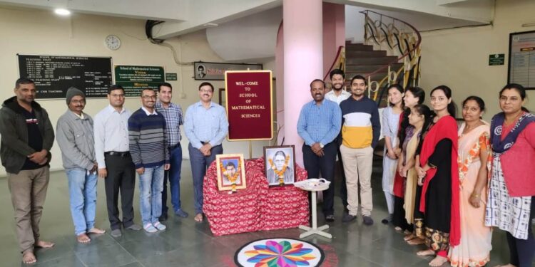 जळगाव विद्यापीठात आगळ्या-वेगळ्या पद्धतीने गणित दिवस साजरा