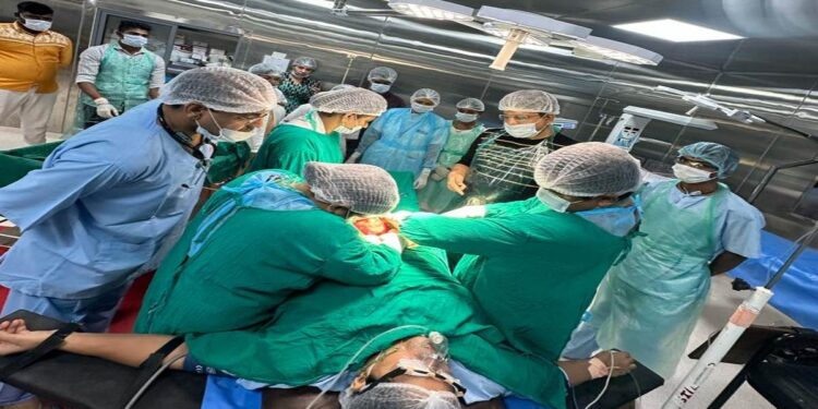 जिल्हा रूग्णालयाच्या डॉक्टरांनी केली गर्भपेशवीची अवघड शस्त्रक्रिया यशस्वी ! रूग्णांची प्रकृती उत्तम