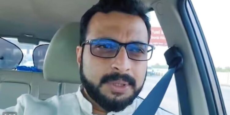 तो मेसेज पाहून धक्काच बसला ; खा. अमोल कोल्हेंनी शेअर केला मुंबईच्या सिग्नलवरील धक्कादायक अनुभव