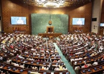 लोकसभा अध्यक्षांची सर्वात मोठी कारवाई : तब्बल 33 खासदारांना निलंबित केलं.