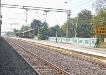 कामायनी एक्स्प्रेसमधून पडून दोन तरुण ठार ; रावेर रेल्वे स्थानकाजवळील घटना