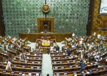 मोठी बातमी! लोकसभेतील विरोधकांच्या १५ खासदारांचे निलंबन, नेमकं कारण काय?