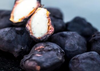 या लोकांनी चुकूनही पाण्याचे शिंगाडं खाऊ नये, अन्यथा होऊ शकते नुकसान