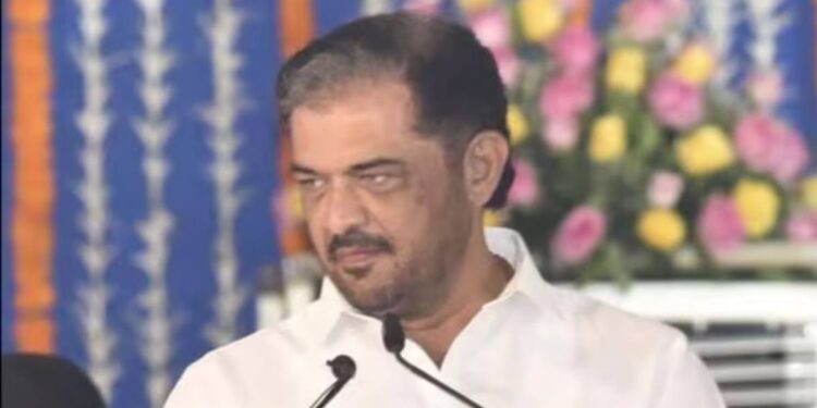 मोठी बातमी! काँग्रेसचे माजी मंत्री सुनील केदार यांची आमदारकी रद्द, नेमकं प्रकरण काय?