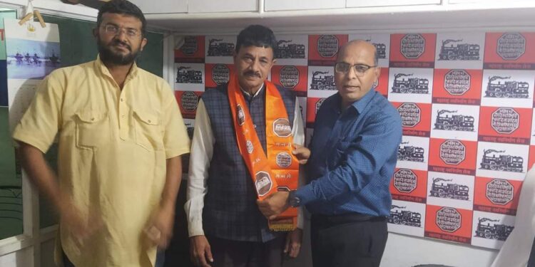 जळगावचे रँचो जहांगीर पेंटर यांचा मनसेमध्ये प्रवेश; राज ठाकरे यांची घेणार भेट