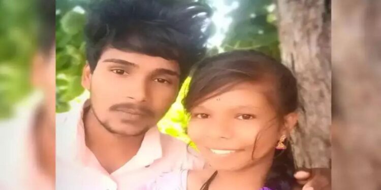 धक्कादायक ! प्रेमविवाह केलेल्या पत्नीला भररस्त्यात संपवलं