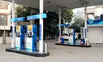 टँकर चालकांच्या संपामुळे वाहनधारकांची गोची : जळगाव सह राज्यातील अनेक ठिकाणी पेट्रोल-डिझेलची टंचाई