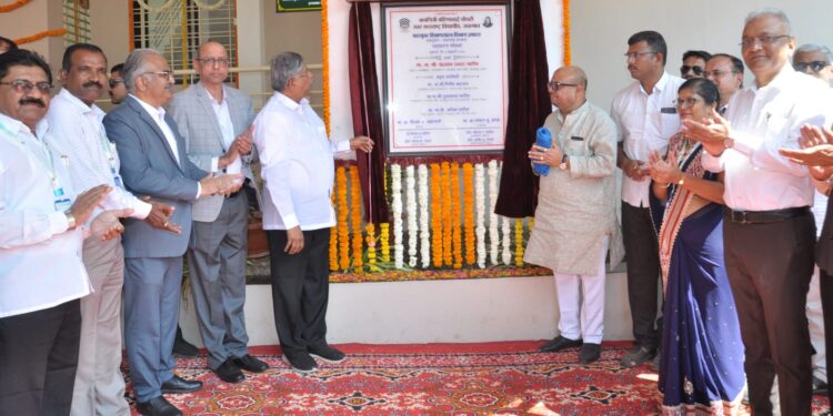 उत्तर महाराष्ट्र विद्यापीठात योगशास्त्र विभागाचे आणि शिक्षणशास्त्र विभागाच्या इमारतीचे मंत्री चंद्रकांत पाटीलांच्या हस्ते उदघाटन