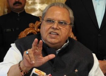 माजी राज्यपाल सत्यपाल मलिकांच्या घरी सीबीआयची छापेमारी ; नेमकं काय आहे प्रकरण?