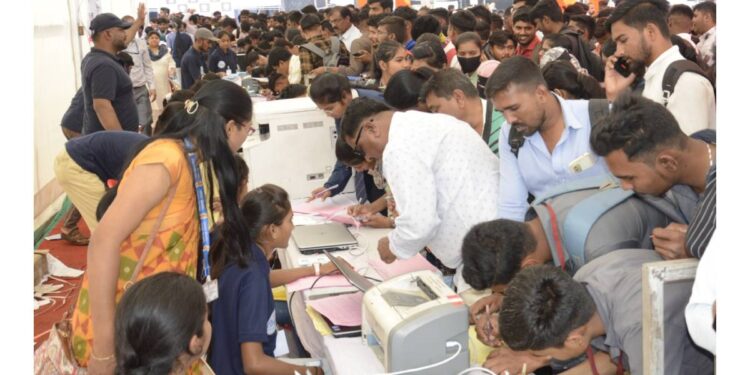 नमो महारोजगार मेळावा तरूणांचा उदंड प्रतिसाद