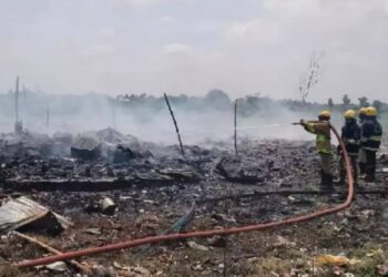 फटाका फॅक्टरीत भीषण स्फोट ; ८ कामगार ठार, ६ जण जखमी