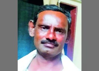 सततची नापिकी, डोक्यावर कर्जाचा बोजा; शेतकऱ्याने उचललं टोकाचं पाऊल