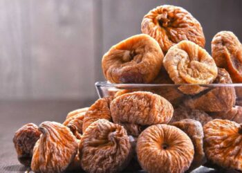 सकाळी रिकाम्या पोटी प्या अंजीरचे पाणी, शरीराला होतील अनेक फायदे