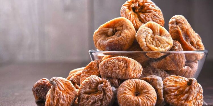 सकाळी रिकाम्या पोटी प्या अंजीरचे पाणी, शरीराला होतील अनेक फायदे