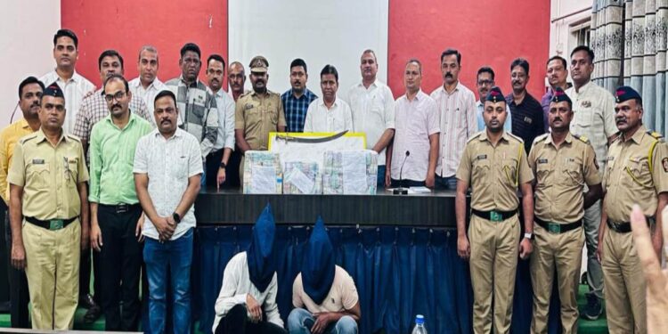 व्यापाऱ्याच्या दीड कोटींची रोकड लुटीचा उलगडा ; दोघांना अटक, ४८ लाख हस्तगत