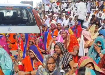 पहूर येथे आंदोलन पेटलं.. वाहनांची केली तोडफोड ; नेमकं प्रकरण काय