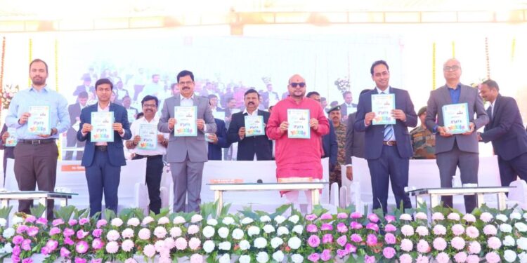 अधिकारी, कर्मचाऱ्यांनी तंदुरुस्त राहण्यासाठी खेळत राहावे – पालकमंत्री गुलाबराव पाटील