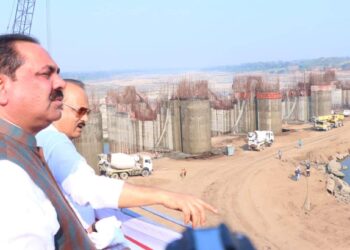 पाडळसे निम्न तापी प्रकल्पाची उपमुख्यमंत्री अजित पवार यांनी‌ केली पाहणी