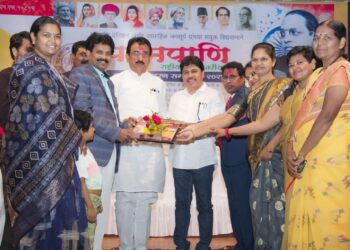 भरत शिरसाठ यांना राज्यस्तरीय उत्कृष्ट साहित्यिक पुरस्कार बीड येथे प्रदान