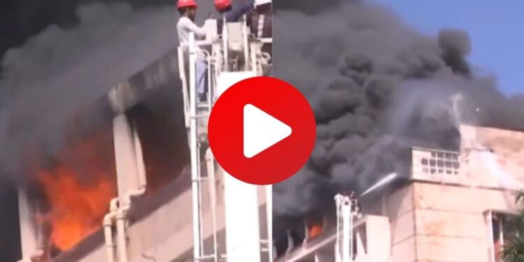 भोपाळमध्ये मंत्रालयाच्या इमारतीला भीषण आग; महत्वाची कागदपत्रे जळून खाक