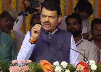 .. तरी पण अजितदादांना गृहखातं मिळणार नाही ; फडणवीसांच्या मिश्किल टिप्पणीने सर्वांच्याच भुवया उंचावल्या