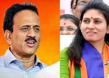 मंत्री गिरीश महाजनांसमोरच पदाधिकाऱ्याने रक्षा खडसेंना खडेबोल सुनावले