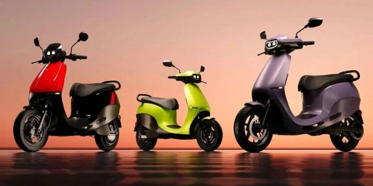 स्वस्तात खरेदीची संधी! ओलाच्या इलेक्ट्रिक स्कूटरवर 25,000 रुपयांचा डिस्काऊंट जाहीर