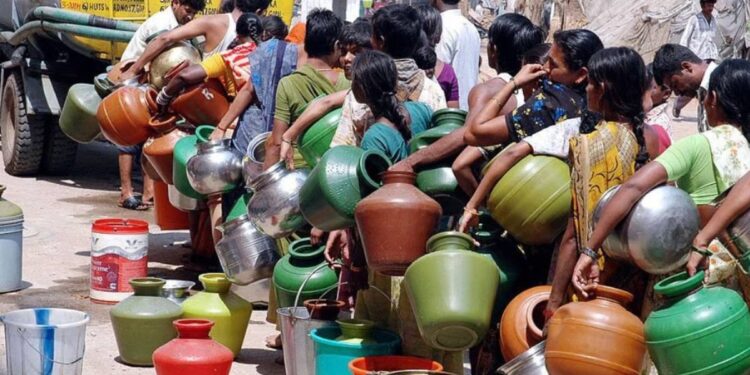 तापमानासोबत जिल्ह्यात टंचाईग्रस्त गावांचीही संख्या वाढतेय ; २२ गावांना टँकरने पाणी पुरवठा