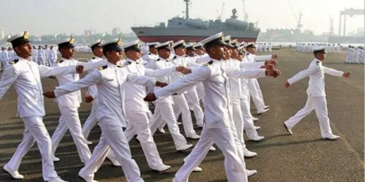 भारतीय मर्चंट नेव्हीमध्ये तब्बल 4000 पदांसाठी भरती ; दहावी-बारावी पास असणाऱ्यांसाठी मोठी संधी