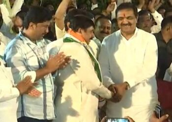 पश्चिम महाराष्ट्रात भाजपला मोठं खिंडार ; धैर्यशील मोहिते पाटील यांचा शरद पवार गटात प्रवेश