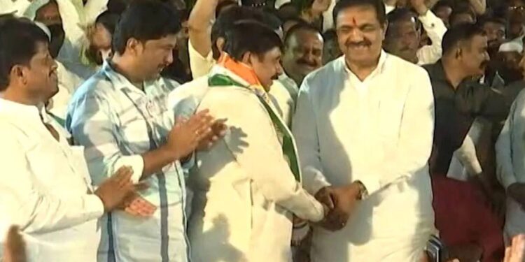 पश्चिम महाराष्ट्रात भाजपला मोठं खिंडार ; धैर्यशील मोहिते पाटील यांचा शरद पवार गटात प्रवेश