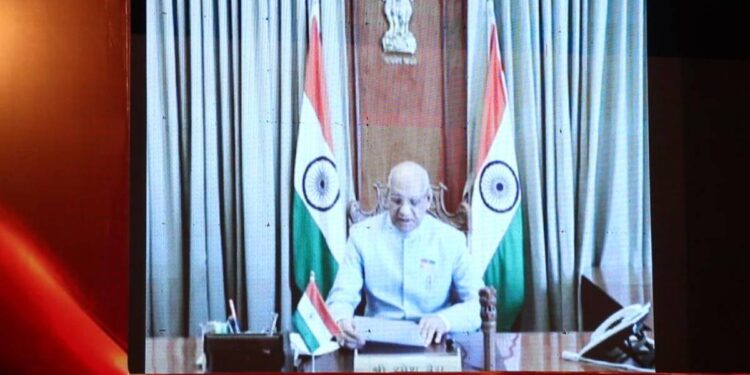 वैद्यकीय क्षेत्रात काम करताना रुग्णाच्या चिंता समजून घेऊन दयाळूपणाने वागा