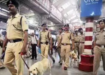 रेल्वे विभागाकडून कॉन्स्टेबल, सब इन्स्पेक्टर पदांसाठी महाभरती सुरु; १०वी पासही अर्ज करू शकतो..