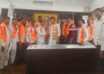 एरंडोल तालुक्यात भाजपाला मोठा खिंडार ; शेकडो कार्यकर्त्यांचा ठाकरे गटात प्रवेश