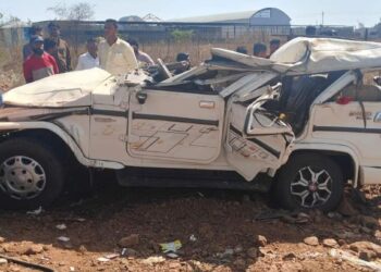 बोलेरो-दुचाकीच्या भीषण अपघातात पाच जण ठार