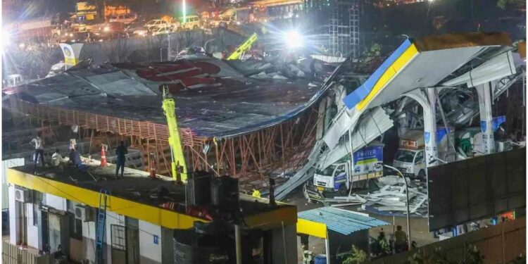घाटकोपर होर्डिंग दुर्घटनेत मृतांचा आकडा वाढला ; आतापर्यंत 14 जणांचा मृत्यू, अनेक जखमी