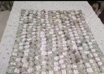 अबब..! इंजिनियरच्या घरात पैशांचं मोठं घबाड सापडलं ; नोटांचे बंडल पाहून अधिकाऱ्यांचे उडले हौश..