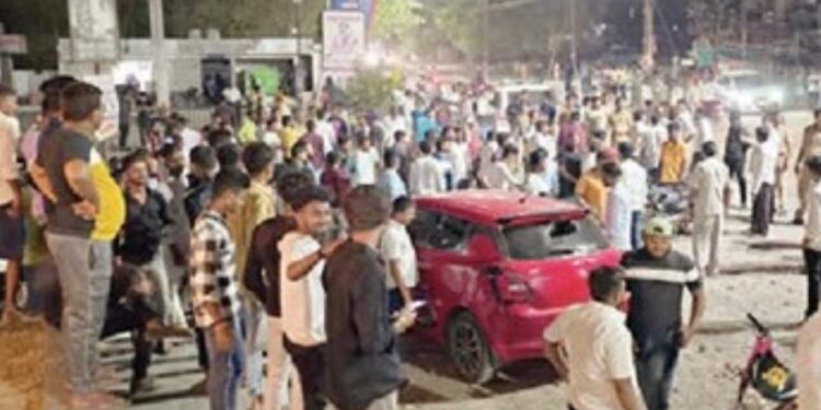 पत्त्यांच्या डावातील वादावरून जिप सदस्यांच्या घरावर तुफान दगडफेक ; मोहाडीतील घटना