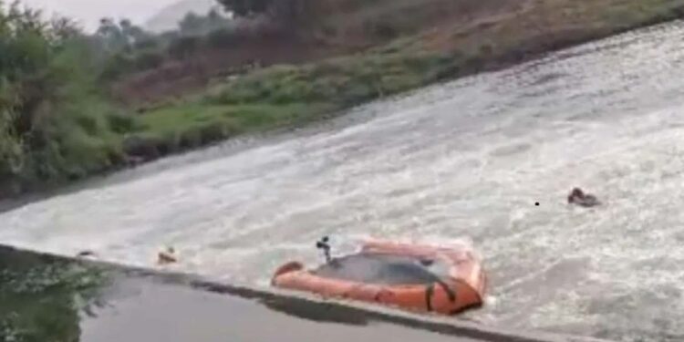 अरे देवा! बुडालेल्या मुलांच्या शोधासाठी गेलेल्या जवानांची बोट बुडाली, तीन जवानांचा मृत्यू