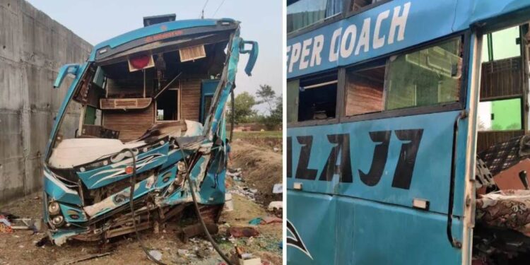 भीषण दुर्घटना ! प्रवाशांनी भरलेली बस पुलावरुन खाली पडली