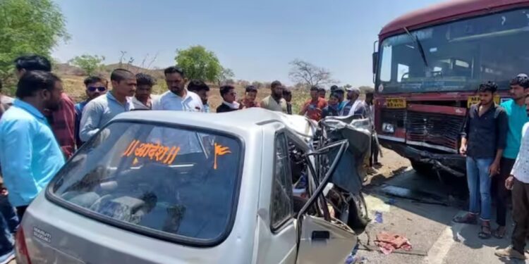 बस आणि कारचा भीषण अपघात ; 3 जण जागीच ठार